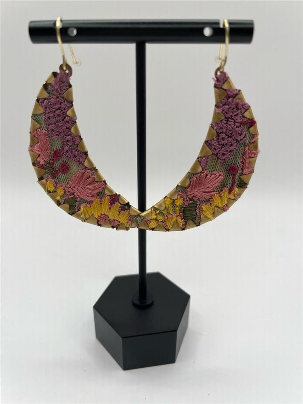 Vintage-style Pink Embroidered Crimped Set Moon Earrings